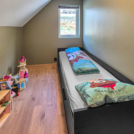 3 Bedroom Gorgeous In Holiday home Sandeid